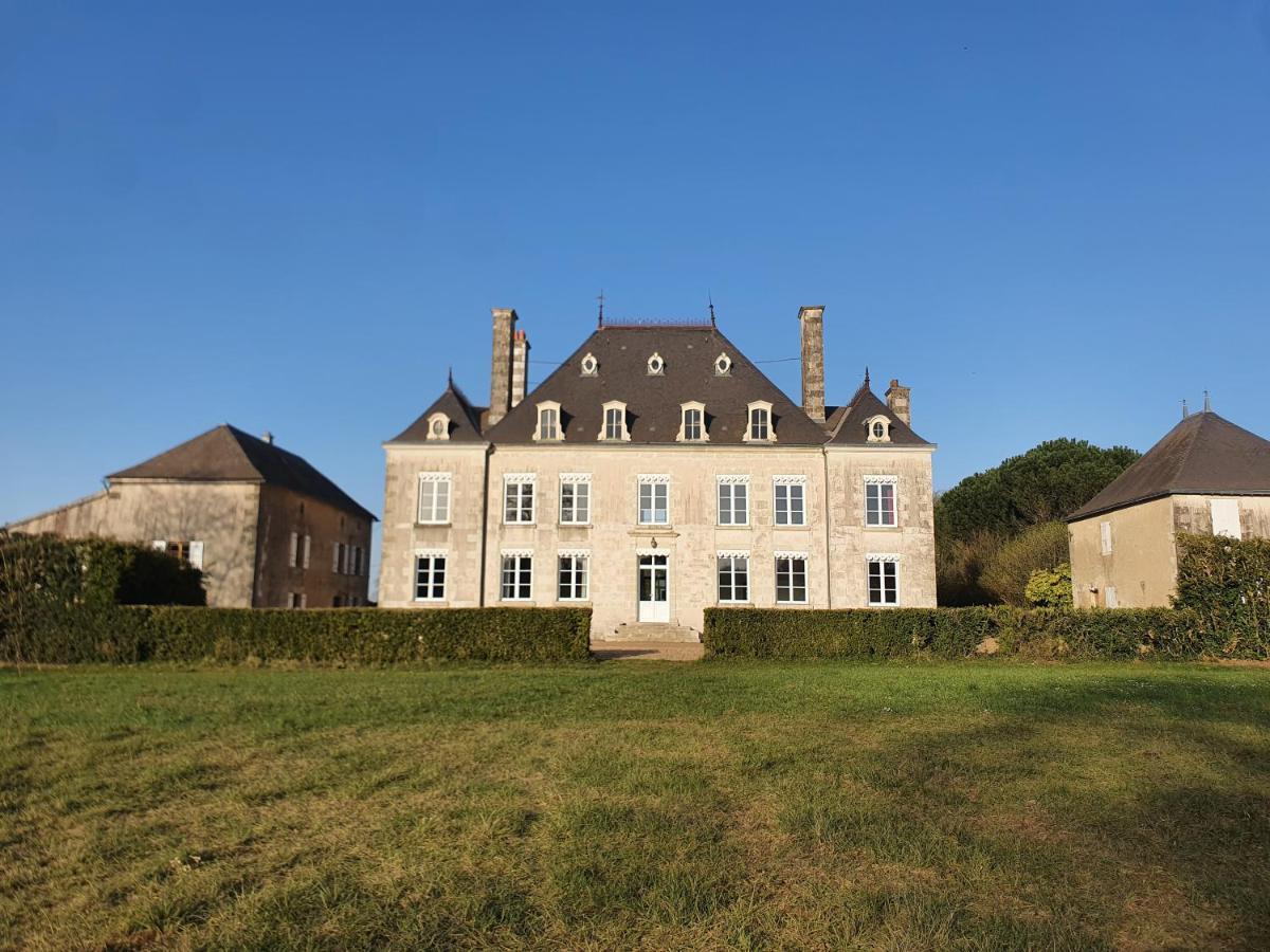 Sanxay Domaine De La Briouse Bed & Breakfast エクステリア 写真