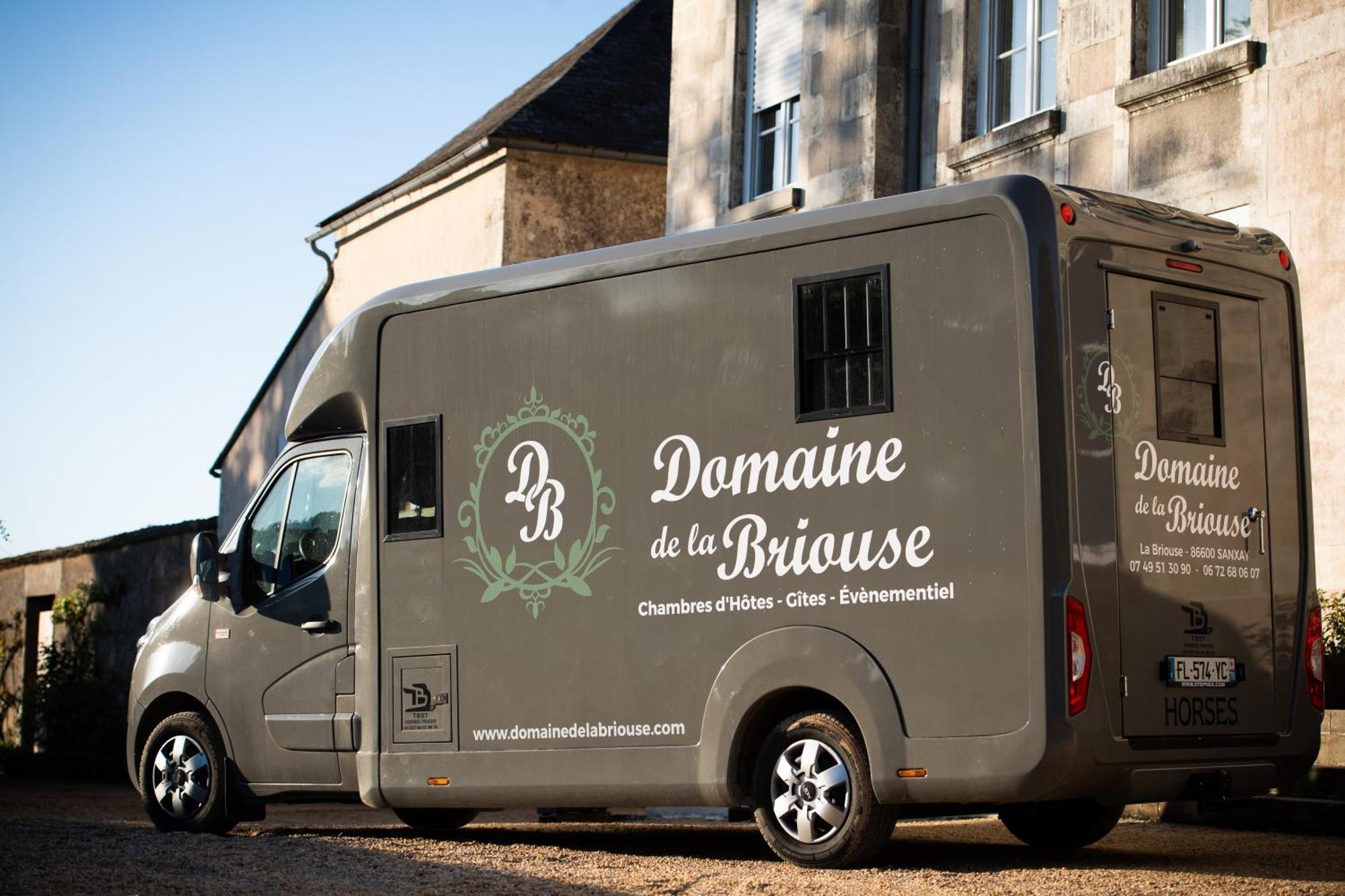 Sanxay Domaine De La Briouse Bed & Breakfast エクステリア 写真